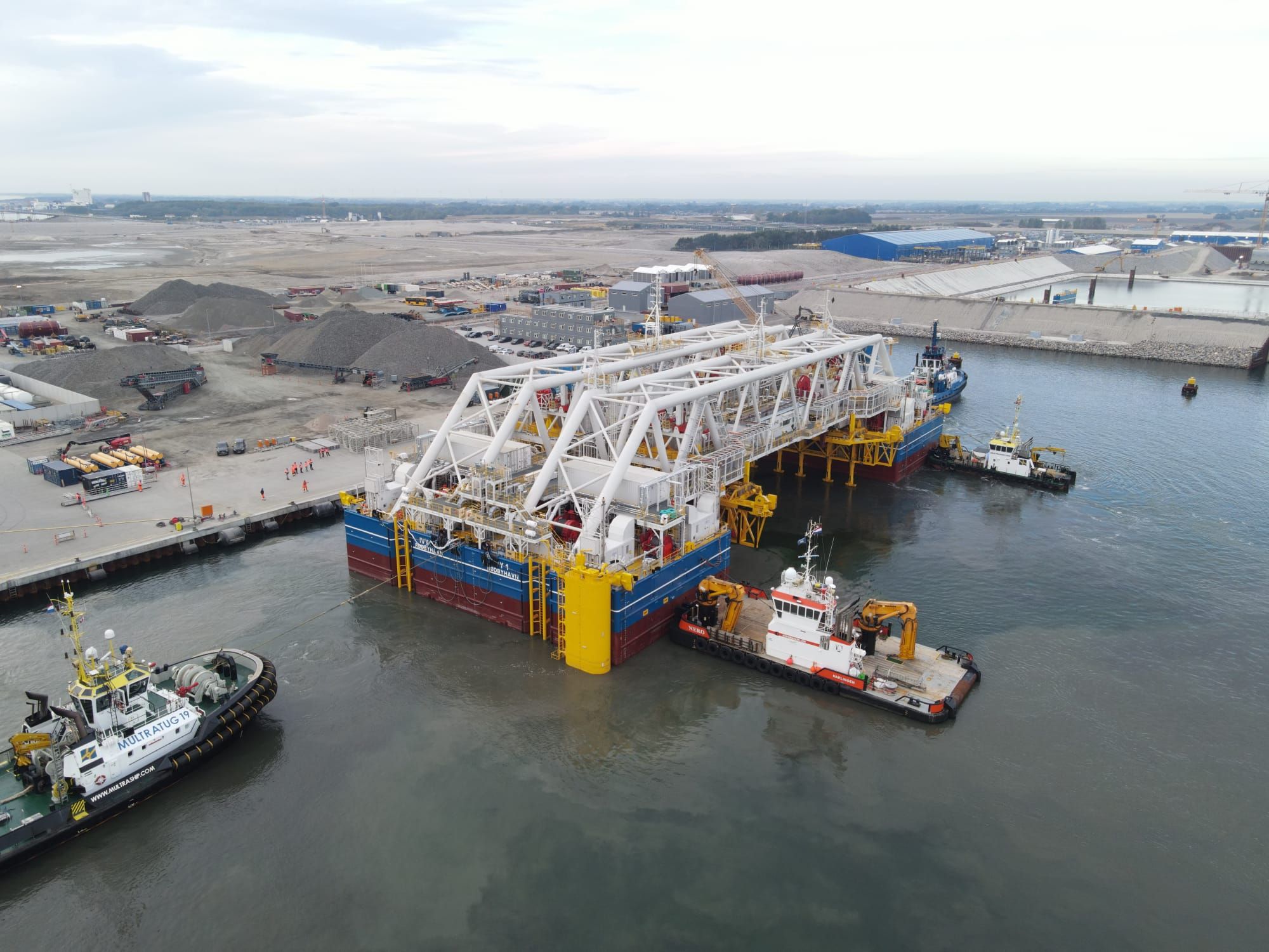 Marine fleet vessel pontoon